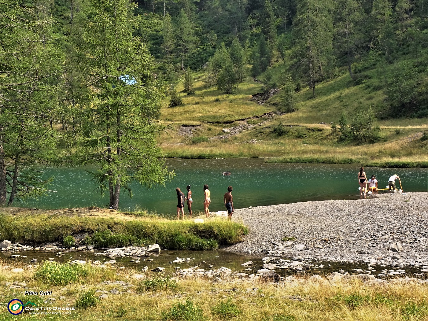 74 Bagnanti al Lago della cava.JPG